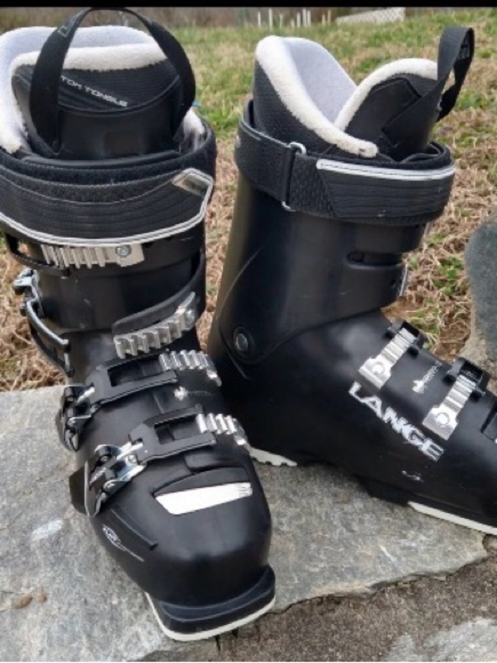 Lange Black Ski Boots with Silver Buckles